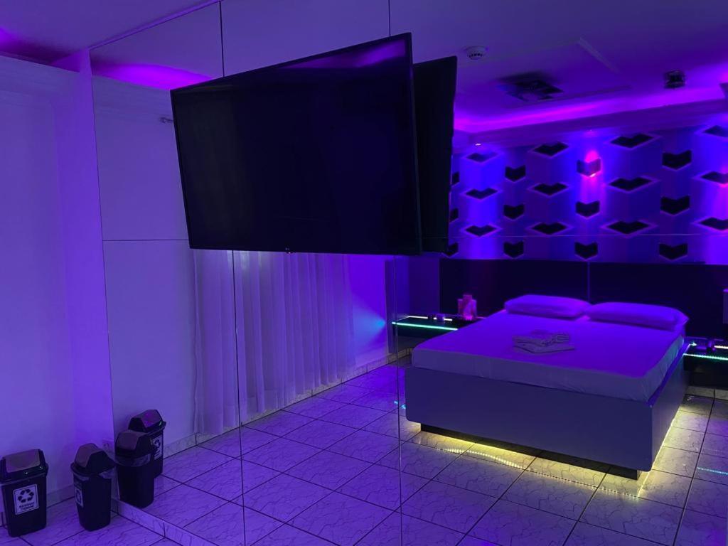 Motel 2000 Guarulhos Bilik gambar