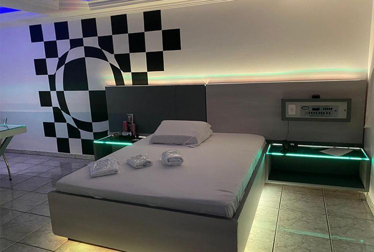 Motel 2000 Guarulhos Bilik gambar