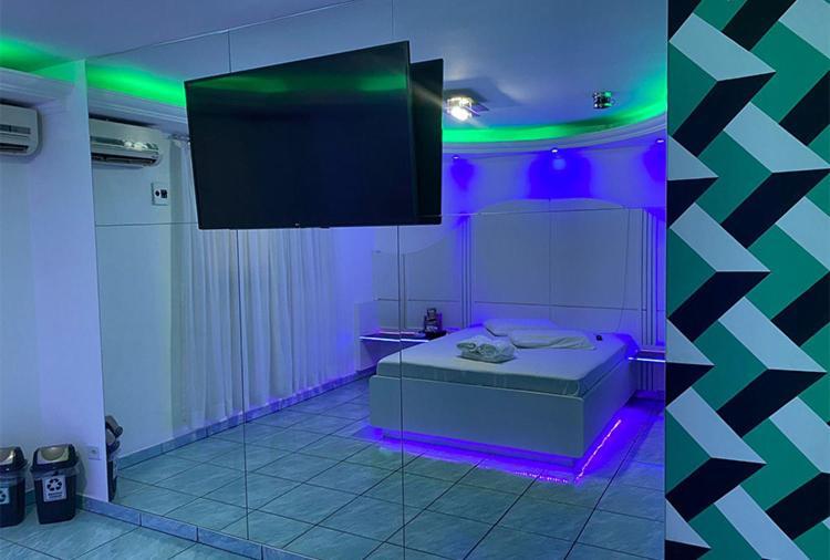 Motel 2000 Guarulhos Bilik gambar